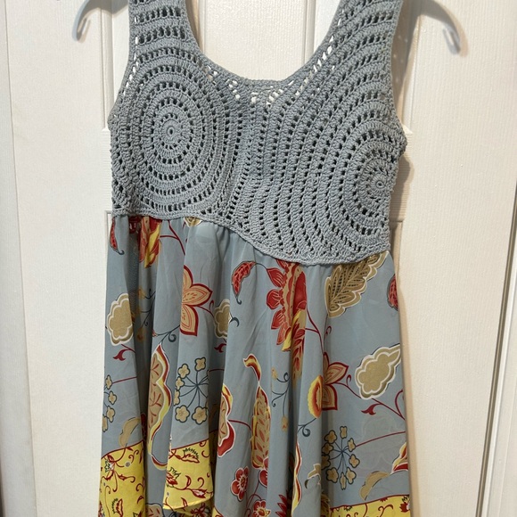 Crochet/silk handkerchief hem tunic - Picture 2 of 2